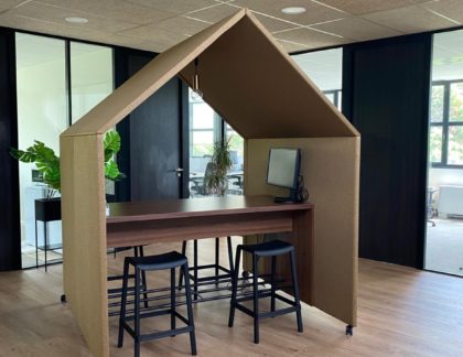 alcôve acoustique en forme de hutte