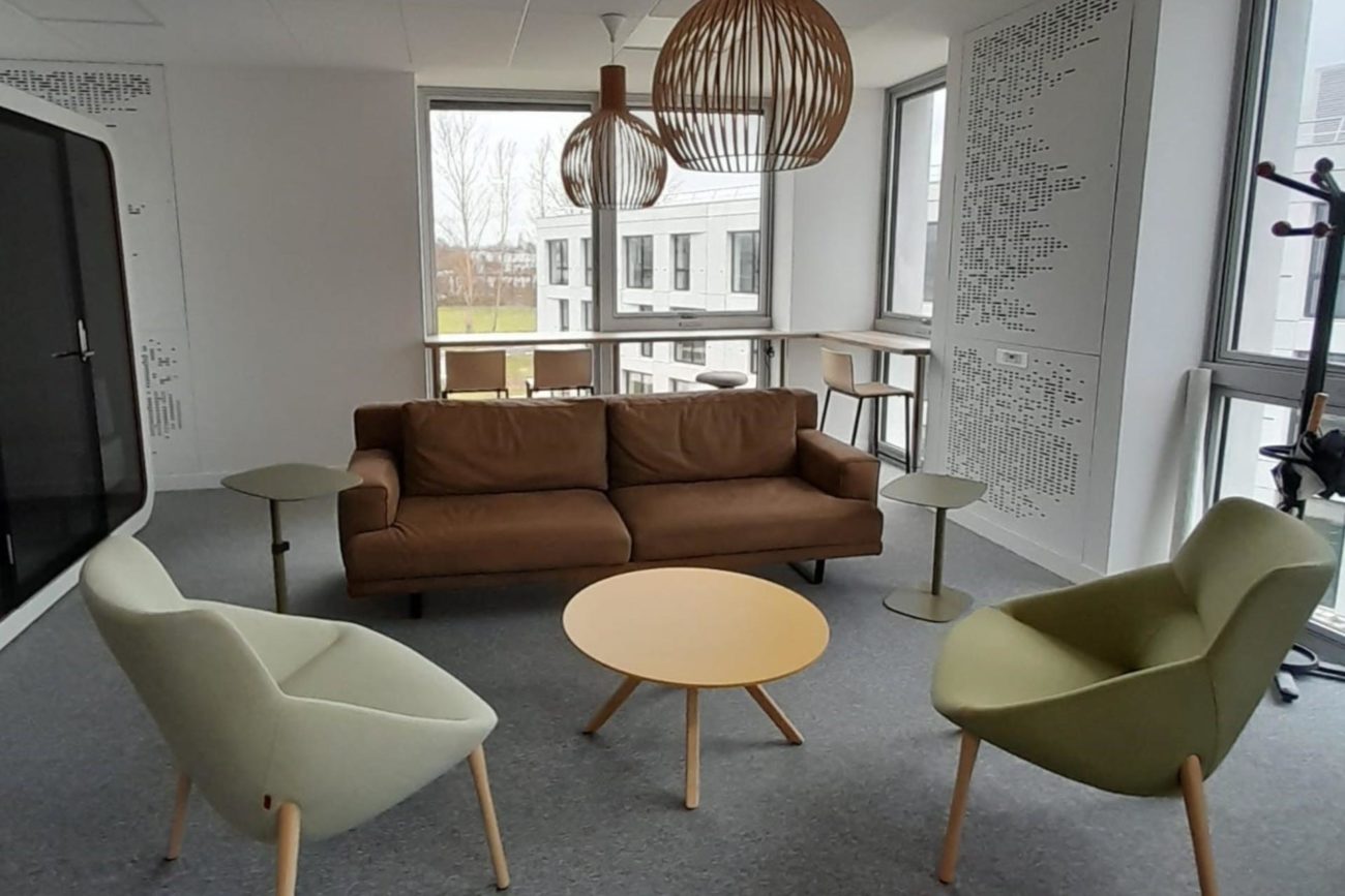 aménagement d'un espace lounge dans une entreprise