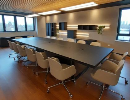 aménagement salle de réunion confortable