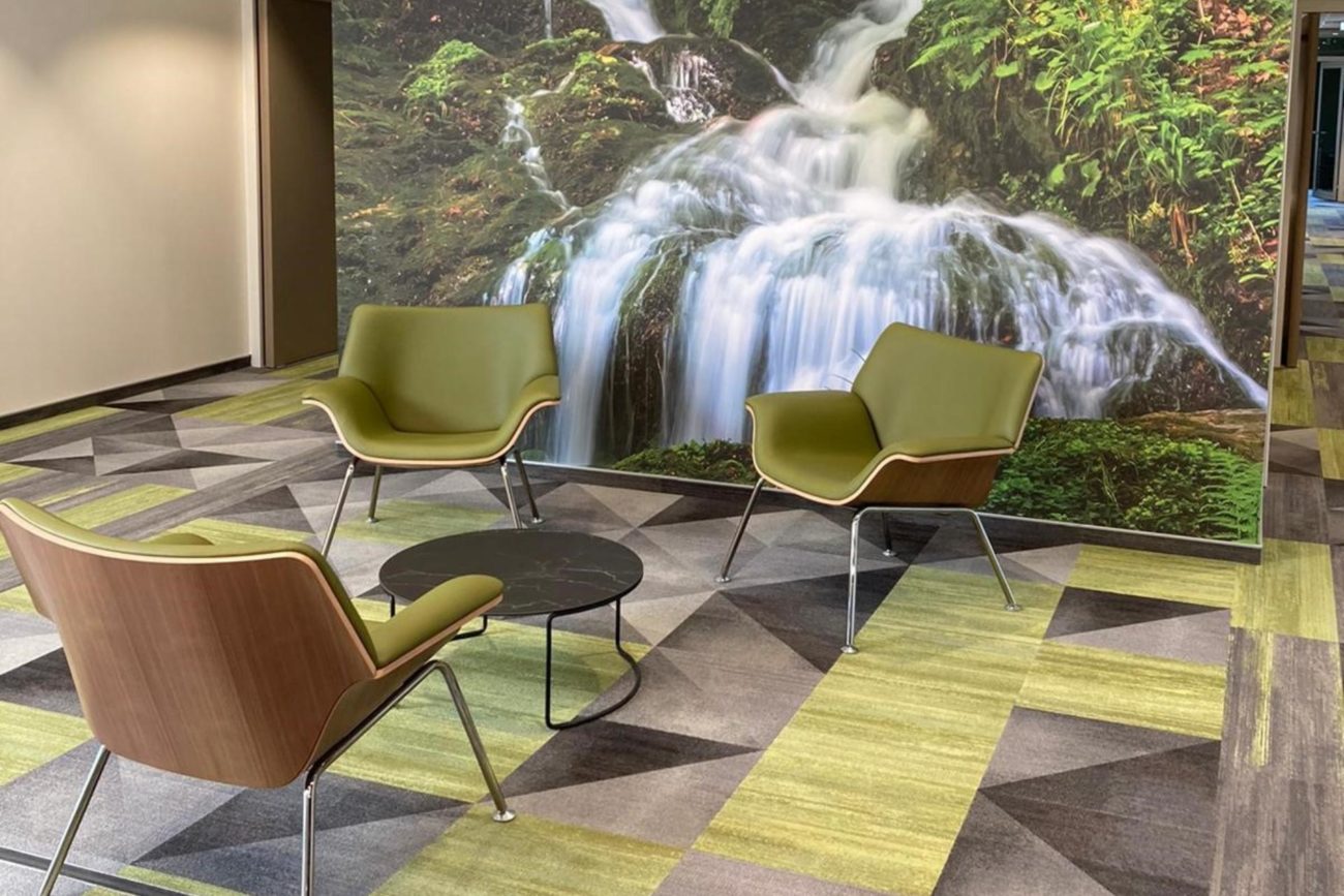 chaises lounge d'accueil entreprise