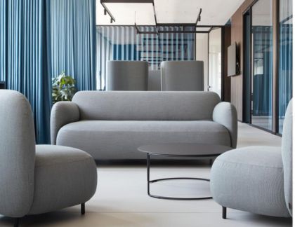 canapé d'accueil professionnel gris