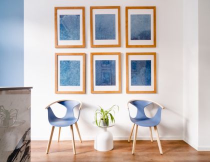 chaises salle d'attente bleues